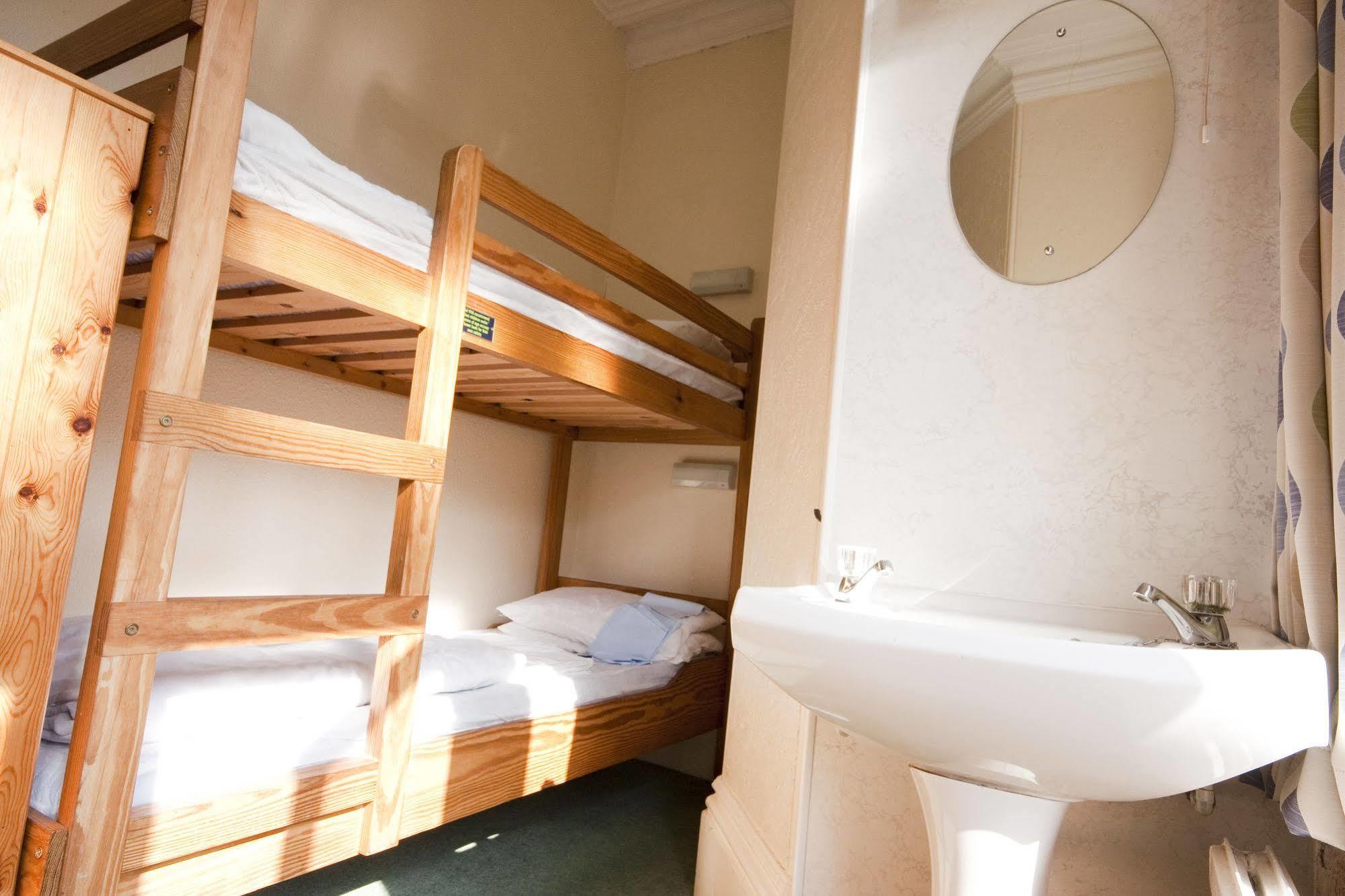 Yha Eyam Hostel Kültér fotó