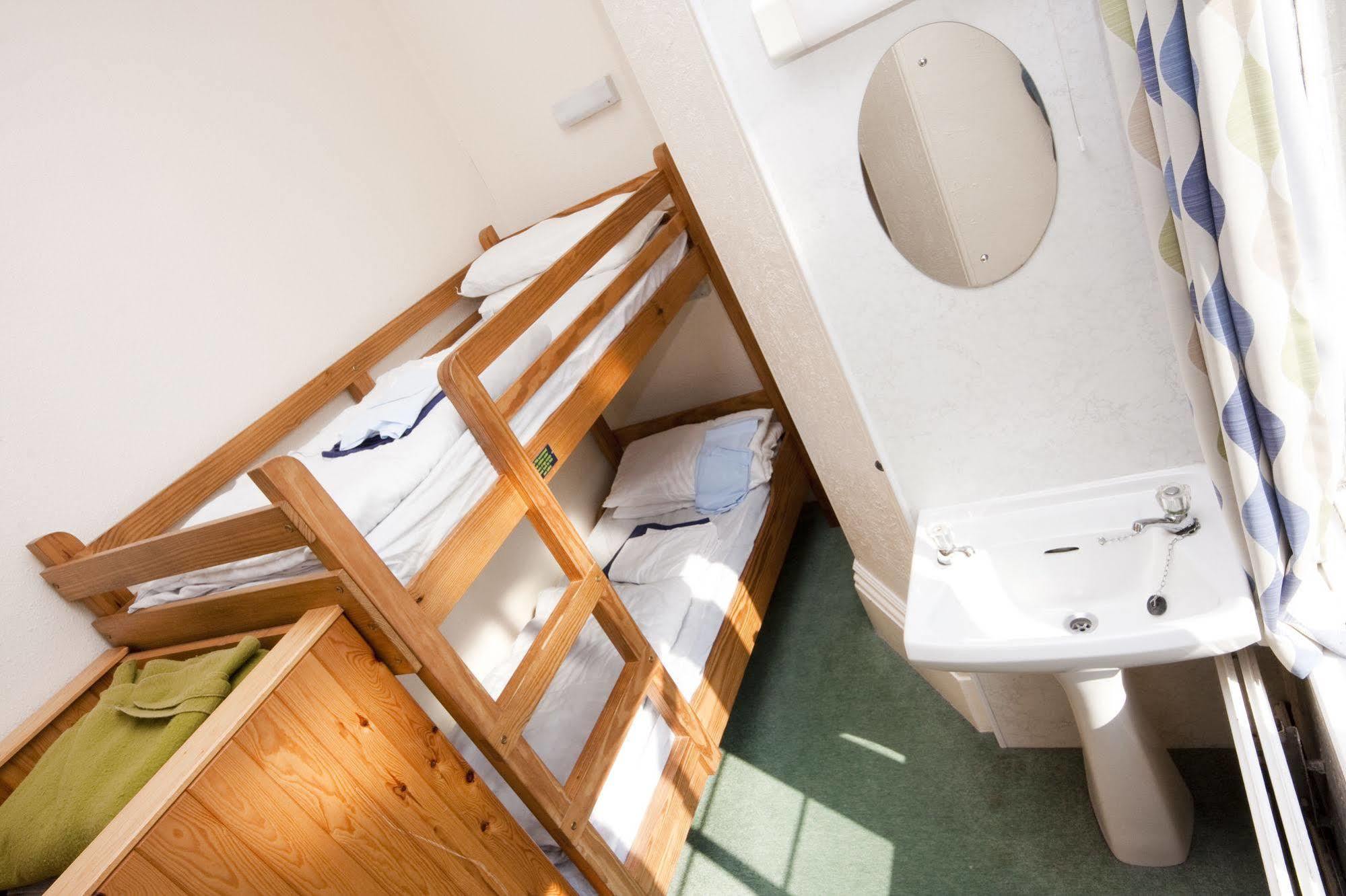 Yha Eyam Hostel Kültér fotó