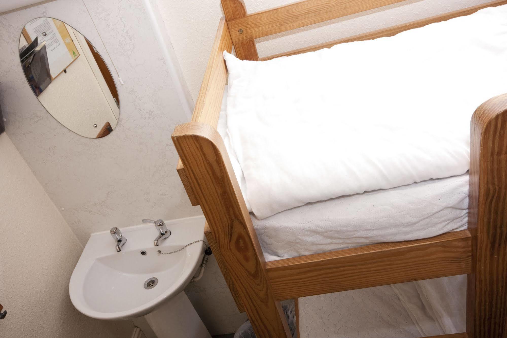 Yha Eyam Hostel Kültér fotó